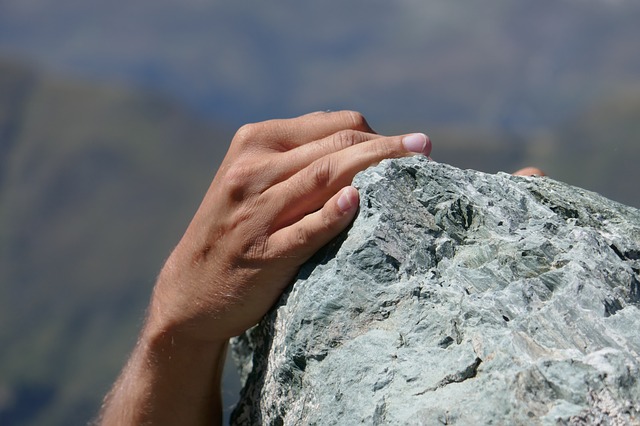 Climbing hand